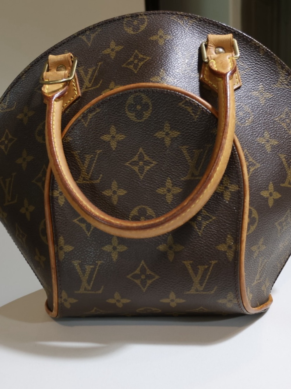 Louis Vuitton Ellipse PM Monogram Handbag - Picture 5 of 10